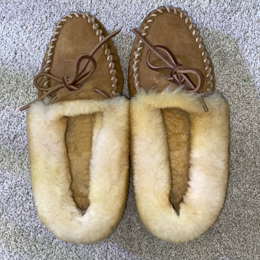 L.L. Bean Womens Moccasin Slippers